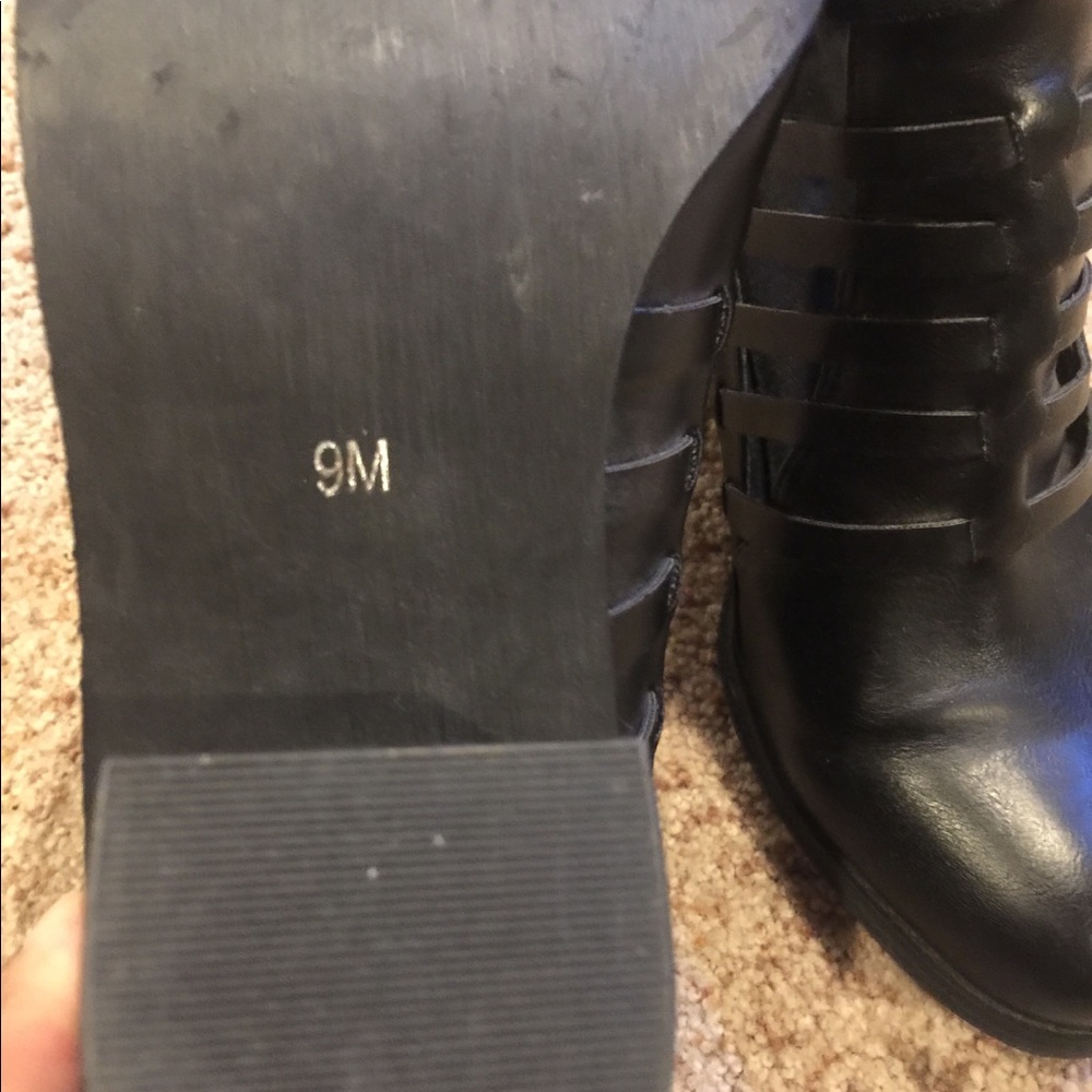Guess Booties - Picture 4 of 6